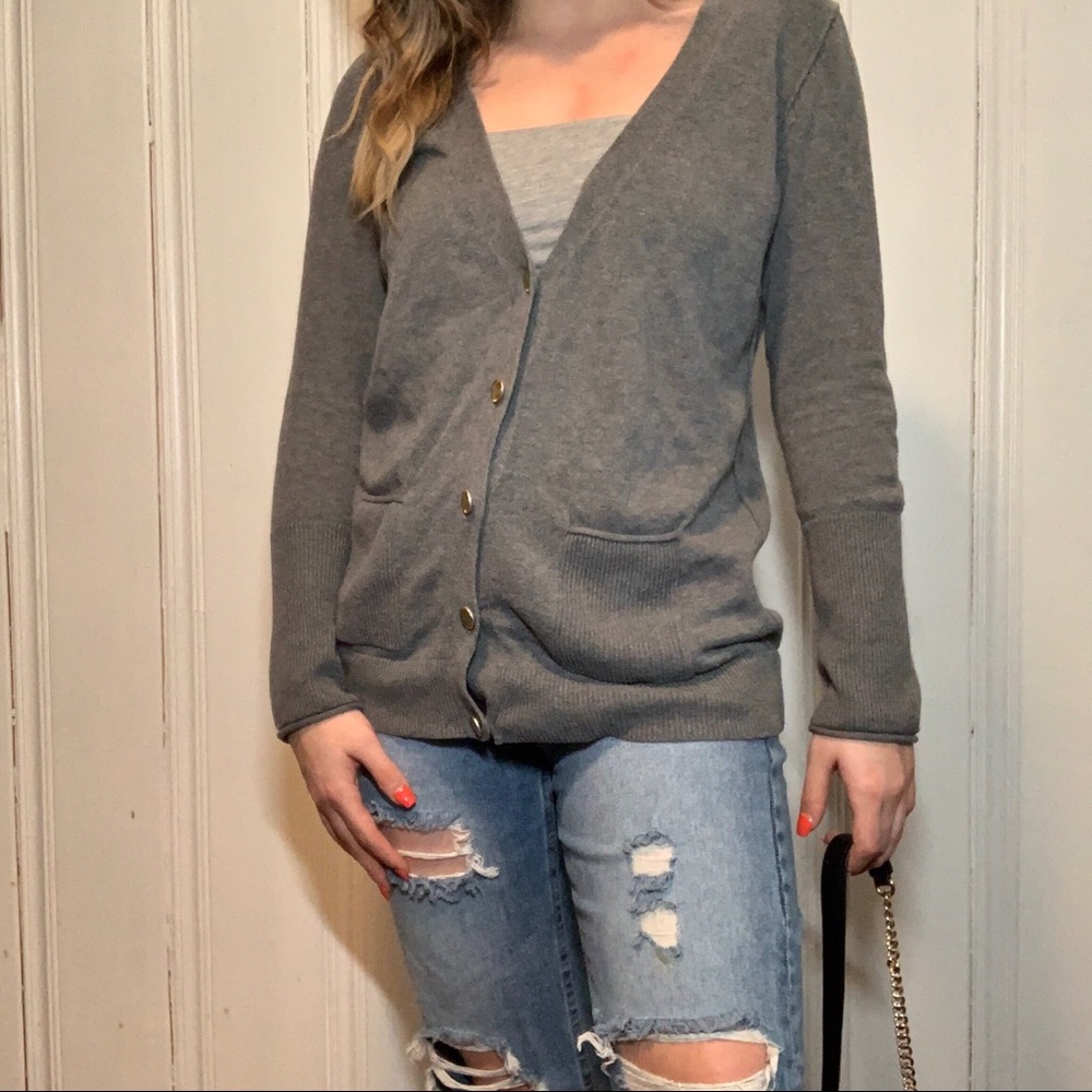 🤍GUESS Button-up Cardigan🤍 - Picture 2 of 6